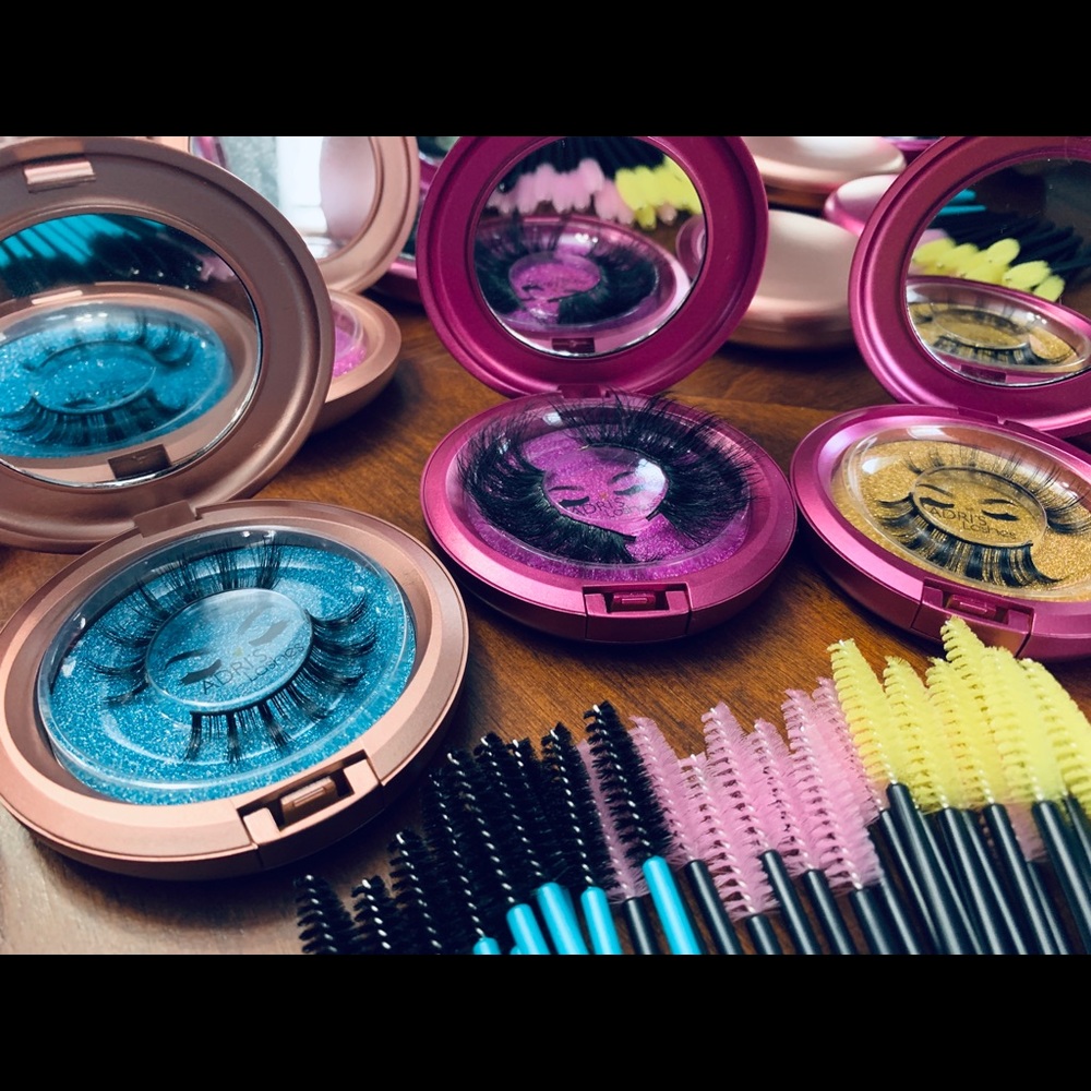 Lashes - Picture 4 of 7